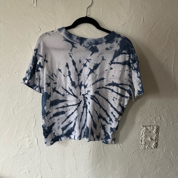 Blue and white tie dye cropped t-shirt sz large - Picture 3 of 4